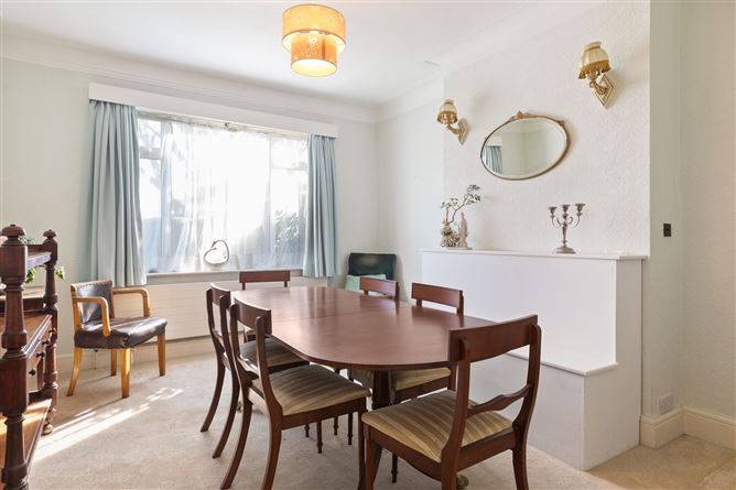 https://photos-a.propertyimages.ie/media/0/9/0/4912090/50e9bc26-404a-427c-8893-8822447c329e_l.jpg