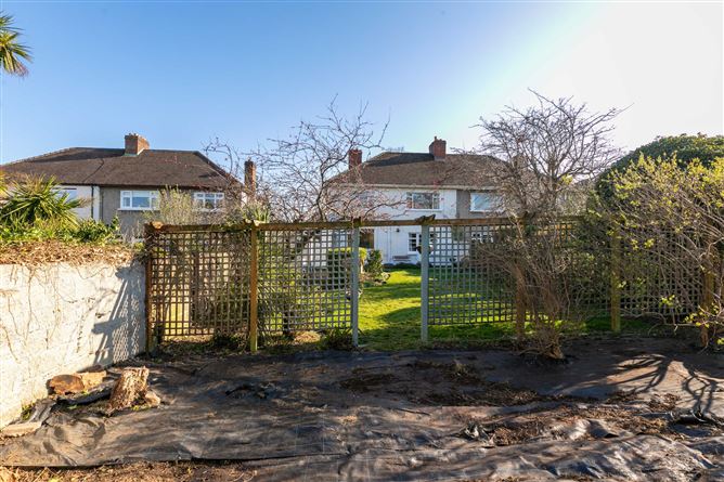 https://photos-a.propertyimages.ie/media/0/9/0/4912090/50e9bc26-404a-427c-8893-8822447c329e_l.jpg