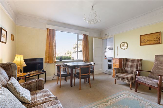 https://photos-a.propertyimages.ie/media/0/9/0/4912090/50e9bc26-404a-427c-8893-8822447c329e_l.jpg