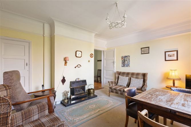 https://photos-a.propertyimages.ie/media/0/9/0/4912090/50e9bc26-404a-427c-8893-8822447c329e_l.jpg