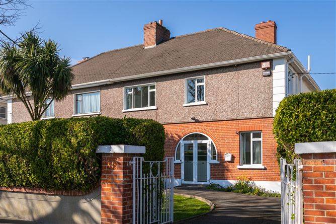 https://photos-a.propertyimages.ie/media/0/9/0/4912090/50e9bc26-404a-427c-8893-8822447c329e_l.jpg