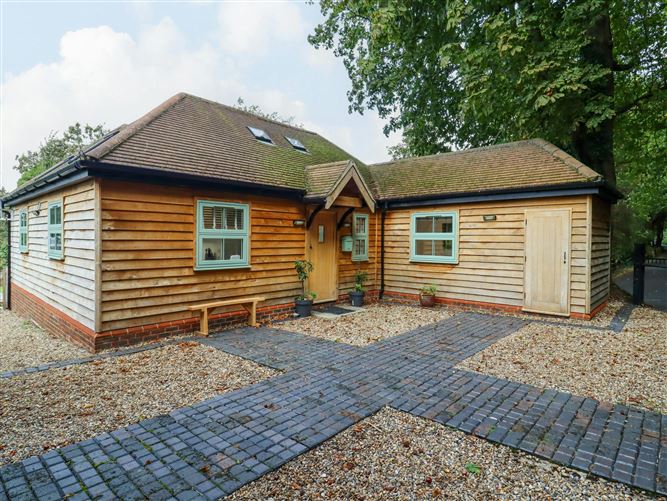 The Meadow Lodge,Leaves Green, Greater London, United Kingdom