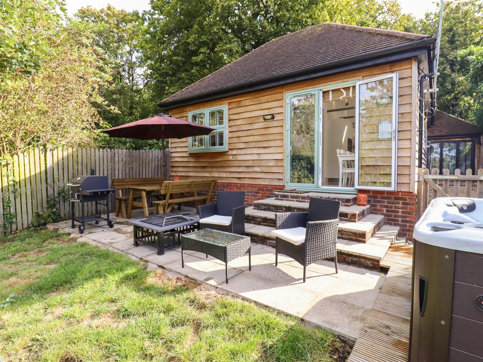 Photo 1 of 25 — The Meadow Lodge,Leaves Green, Greater London, United Kingdom