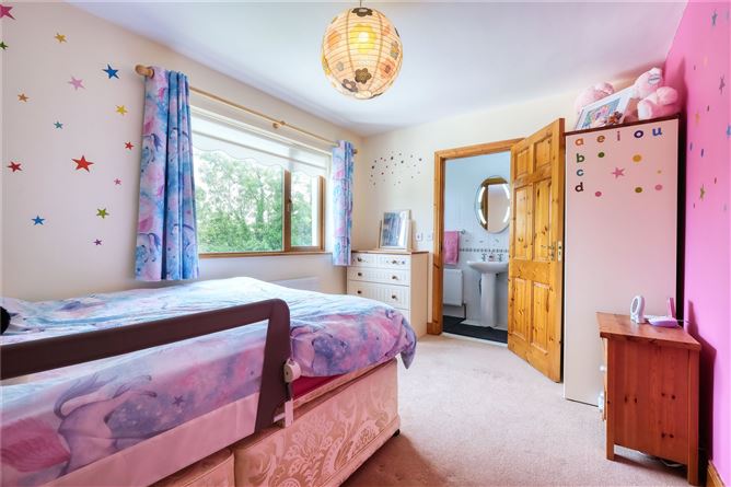 9 Railway Court, Newtownforbes, Co. Longford