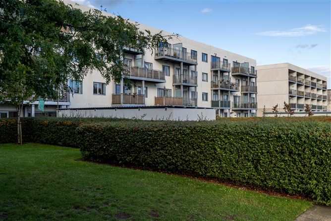 13 The Claremont, Santry, Dublin 9