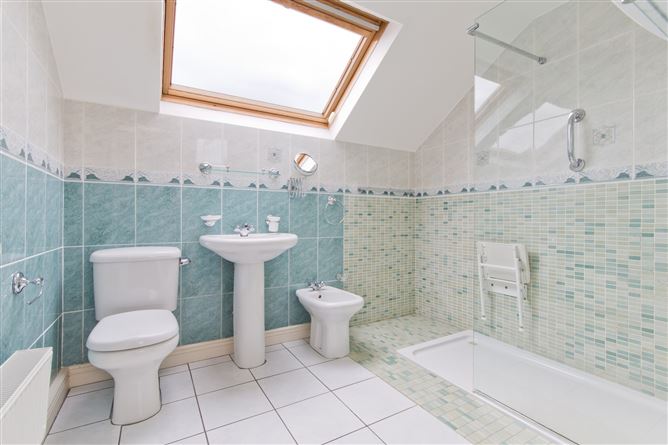 5 Avondale Crescent, Killiney, Co. Dublin