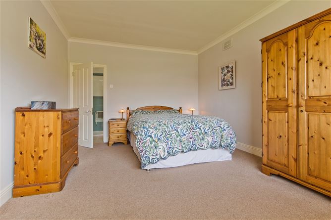 5 Avondale Crescent, Killiney, Co. Dublin