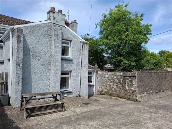 1 Clashduv Villas, Glasheen Road, Glasheen, Cork