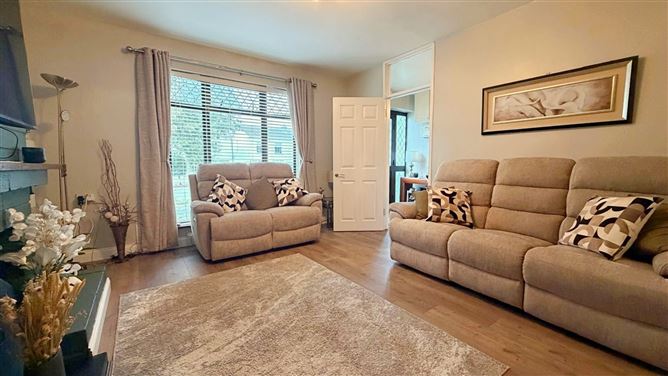 90 Meadowview Grove, Hillcrest, Lucan, Dublin