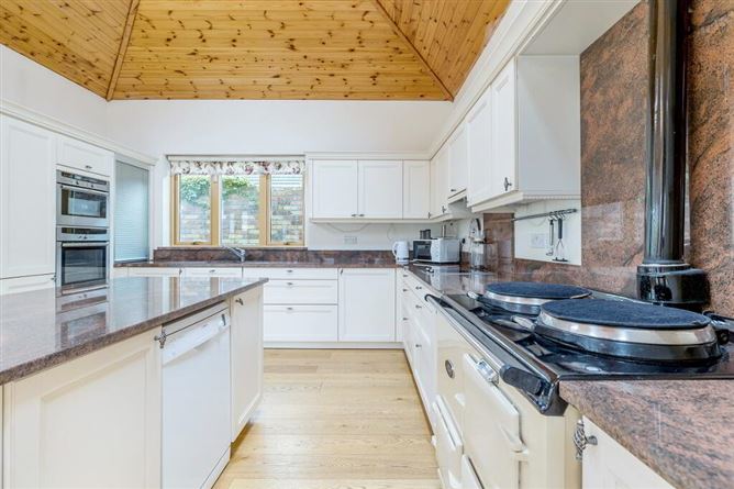 21 Chalet Gardens, Lucan, Dublin