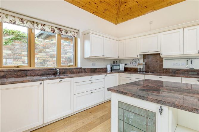 21 Chalet Gardens, Lucan, Dublin