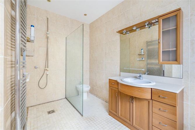 21 Chalet Gardens, Lucan, Dublin
