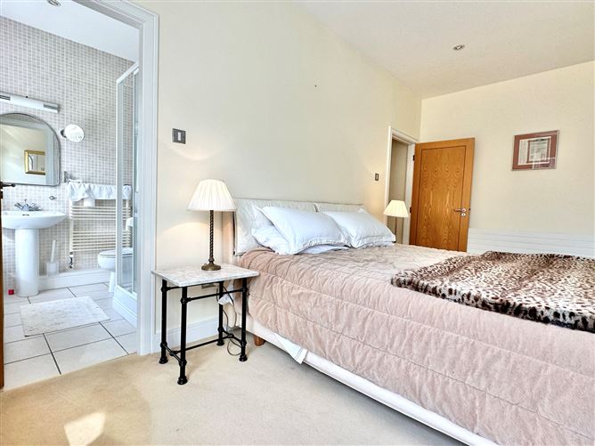 12 Swift Hall, Carrickmines Wood, Carrickmines, Dublin 18