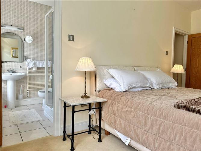 12 Swift Hall, Carrickmines Wood, Carrickmines, Dublin 18