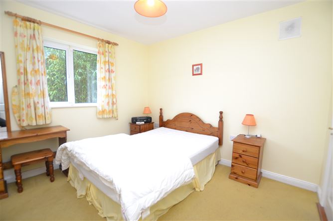 37 Glen Richards Cove, Poulshone, Gorey, Wexford