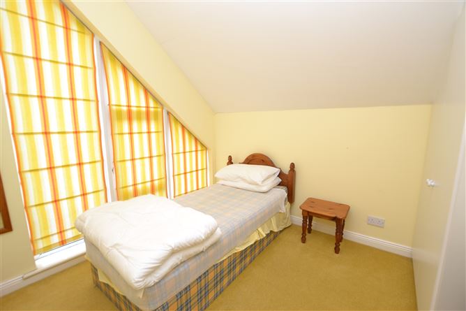 37 Glen Richards Cove, Poulshone, Gorey, Wexford
