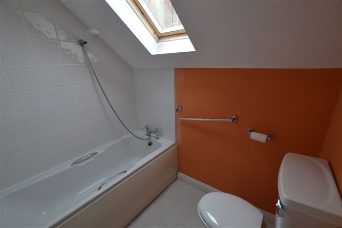 37 Glen Richards Cove, Poulshone, Gorey, Wexford