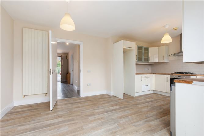 5 Castlegate Close, Lucan,   Dublin