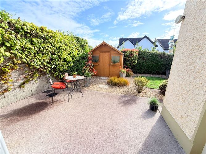 Photo 19 of 20 — 91 Clonlea, Mount Oval Village, Rochestown, Cork