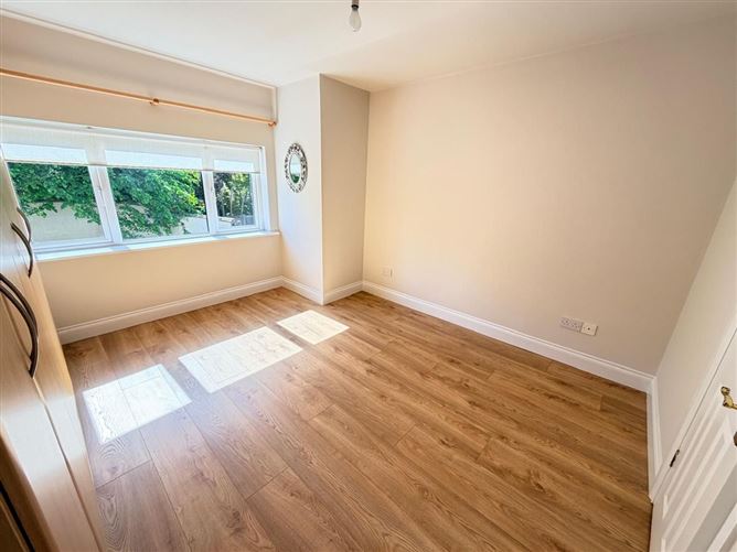 Photo 12 of 20 — 91 Clonlea, Mount Oval Village, Rochestown, Cork