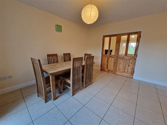 8 Kilbeagh Village, Charlestown, Co. Mayo