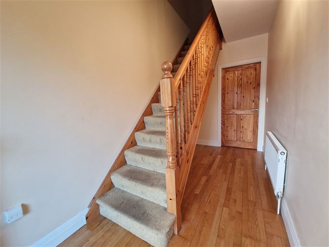 8 Kilbeagh Village, Charlestown, Co. Mayo