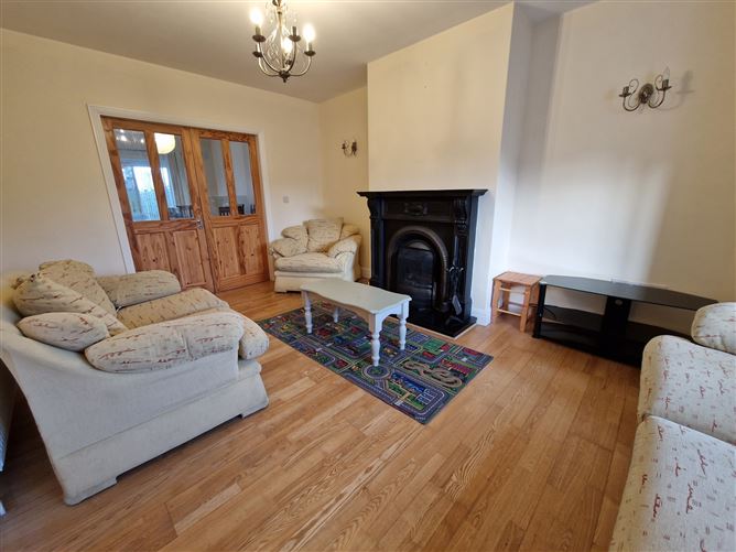 8 Kilbeagh Village, Charlestown, Co. Mayo