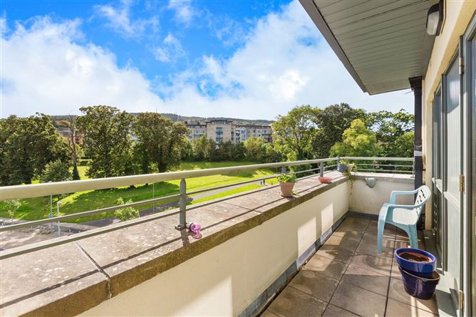 74 Belarmine Plaza, Stepaside, Dublin 18