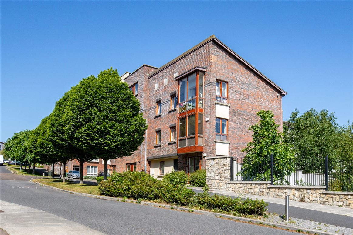 2F Belarmine Court, Stepaside, Dublin 18
