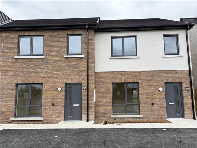 Castle Meadows, Tyone, Nenagh, Co. Tipperary