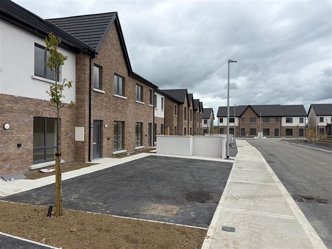 Castle Meadows, Tyone, Nenagh, Co. Tipperary