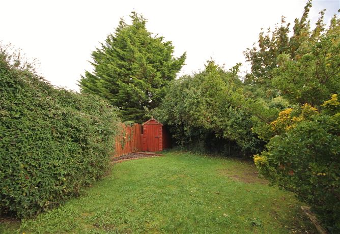 24 Woodstown Gardens, Knocklyon, Dublin 16