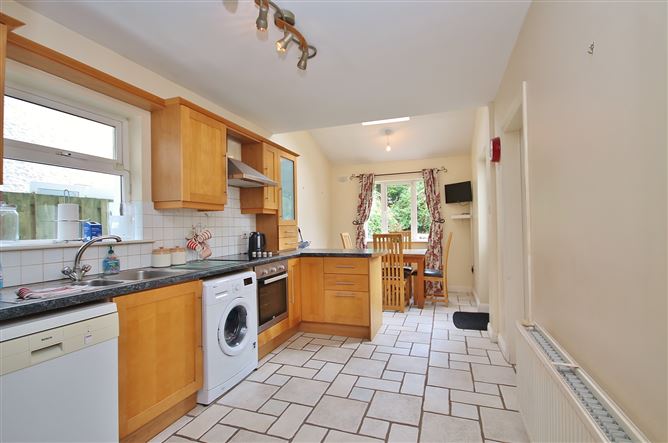 24 Woodstown Gardens, Knocklyon, Dublin 16