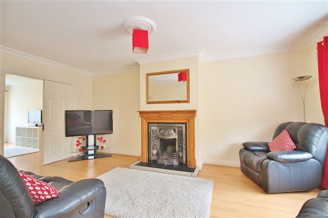 24 Woodstown Gardens, Knocklyon, Dublin 16