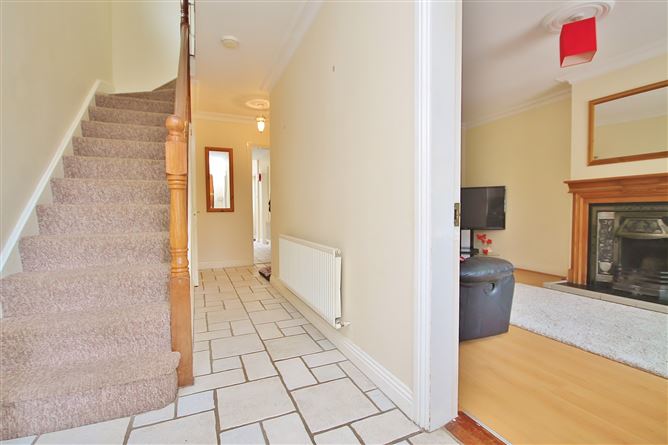 24 Woodstown Gardens, Knocklyon, Dublin 16