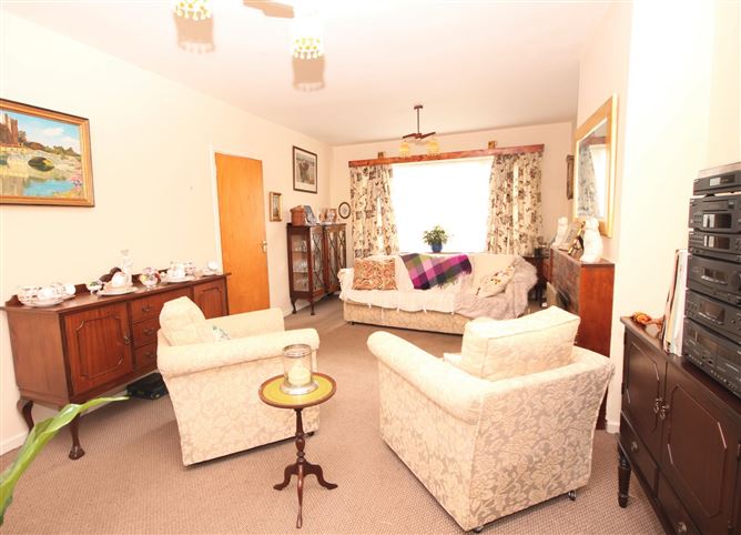 27 Shrewsbury Road, Shankill, Dublin 18