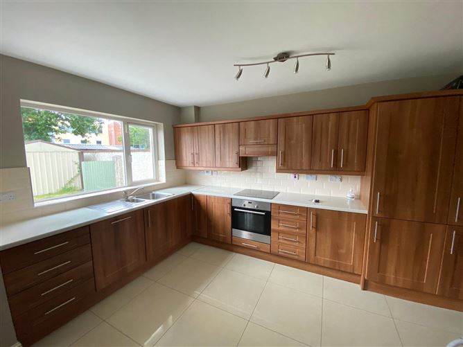 27 Oakfield, Park Road, Killarney, Co. Kerry