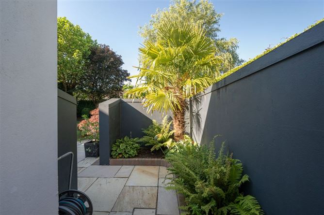 https://photos-a.propertyimages.ie/media/0/9/6/5014690/489378fd-152f-41d0-8603-6578e5a31877_l.jpg