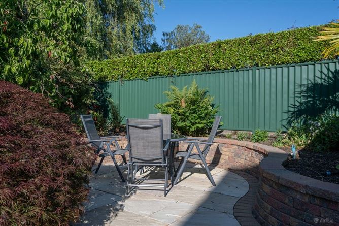 https://photos-a.propertyimages.ie/media/0/9/6/5014690/ddc9dad6-eba6-4965-b175-ca69ff5a1d41_l.jpg
