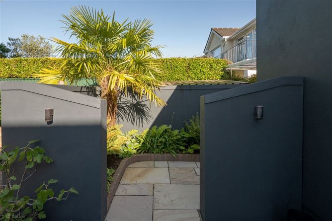 https://photos-a.propertyimages.ie/media/0/9/6/5014690/ddc9dad6-eba6-4965-b175-ca69ff5a1d41_l.jpg