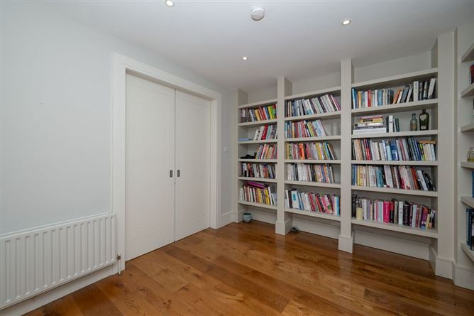 https://photos-a.propertyimages.ie/media/0/9/6/5014690/489378fd-152f-41d0-8603-6578e5a31877_l.jpg