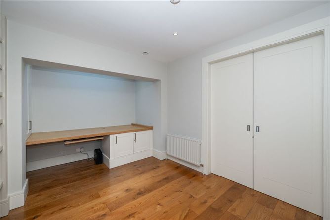 https://photos-a.propertyimages.ie/media/0/9/6/5014690/489378fd-152f-41d0-8603-6578e5a31877_l.jpg