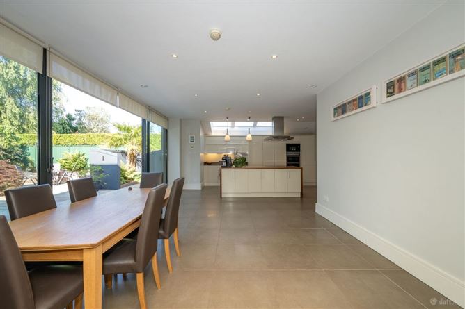 https://photos-a.propertyimages.ie/media/0/9/6/5014690/ddc9dad6-eba6-4965-b175-ca69ff5a1d41_l.jpg