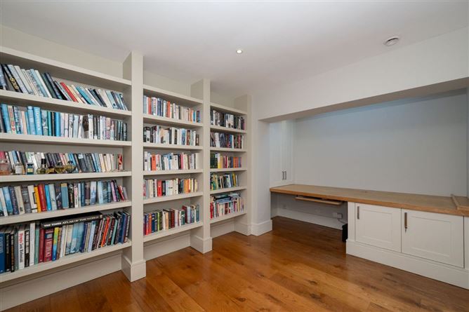 https://photos-a.propertyimages.ie/media/0/9/6/5014690/489378fd-152f-41d0-8603-6578e5a31877_l.jpg
