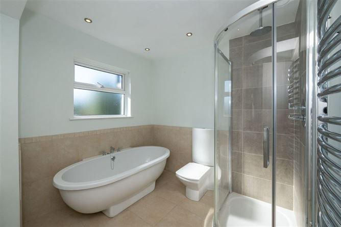 https://photos-a.propertyimages.ie/media/0/9/6/5014690/489378fd-152f-41d0-8603-6578e5a31877_l.jpg