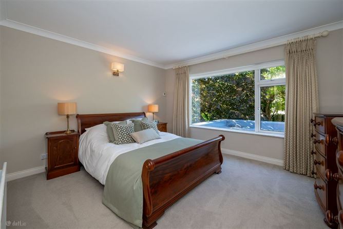 https://photos-a.propertyimages.ie/media/0/9/6/5014690/ddc9dad6-eba6-4965-b175-ca69ff5a1d41_l.jpg