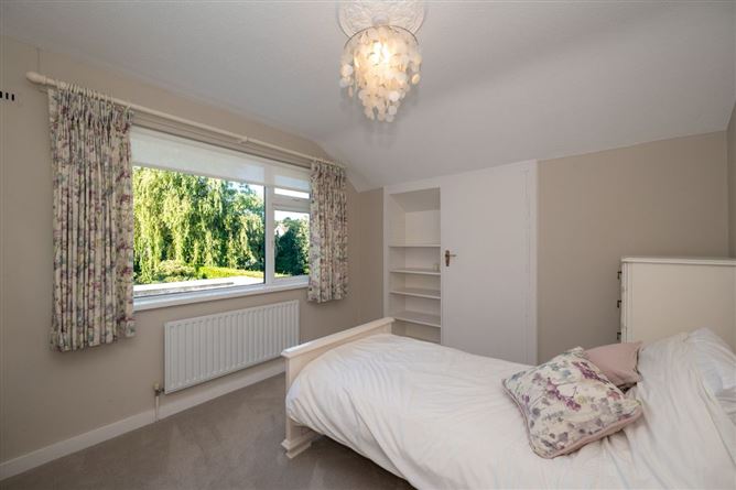 https://photos-a.propertyimages.ie/media/0/9/6/5014690/489378fd-152f-41d0-8603-6578e5a31877_l.jpg