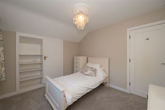https://photos-a.propertyimages.ie/media/0/9/6/5014690/489378fd-152f-41d0-8603-6578e5a31877_l.jpg