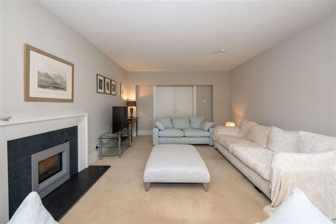 https://photos-a.propertyimages.ie/media/0/9/6/5014690/489378fd-152f-41d0-8603-6578e5a31877_l.jpg