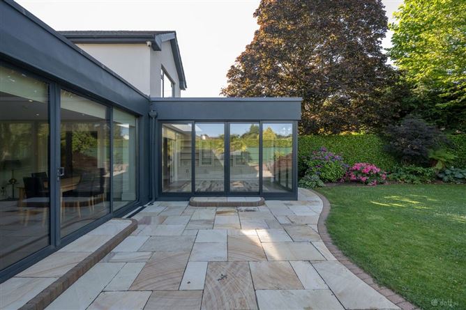 https://photos-a.propertyimages.ie/media/0/9/6/5014690/ddc9dad6-eba6-4965-b175-ca69ff5a1d41_l.jpg